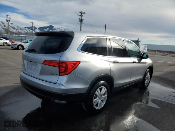 2016 Honda Pilot LX with VIN 5FNYF6H11GB078221, listed as a Copart auction lot 86346634 with 172,021 mi miles and Salvage Title. Bid and sale history available at carsss.com. Image 3.