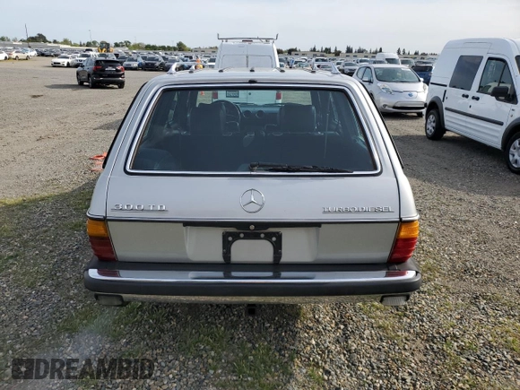 1985 Mercedes-Benz 300 with VIN WDBAB93C5FF030673, listed as a Copart auction lot 52360325 with 171,214 mi miles and Clean Title. Bid and sale history available at DreamBid. Image 6.