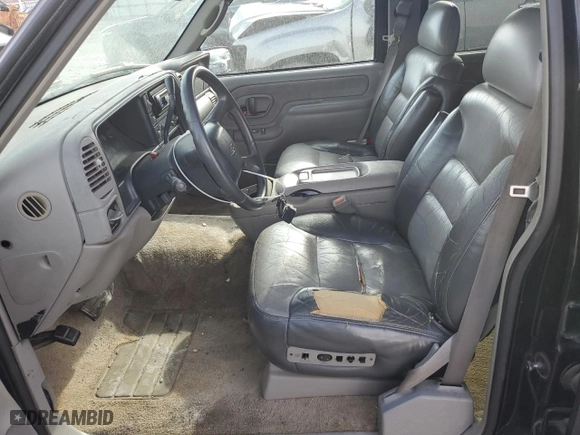 2000 Chevrolet Tahoe Limited with VIN 1GNEC13R8YR160994, listed as a Copart auction lot 49612635 with 207,062 mi miles and Salvage Title. Bid and sale history available at carsss.com. Image 7.