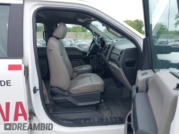 2019 Ford F-250 XL with VIN 1FT7W2B63KED86395, listed as a IAAI auction lot 42357685 with 427,328 mi miles and . Bid and sale history available at DreamBid. Image 5.