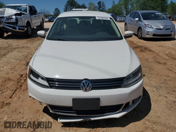 2013 Volkswagen Jetta SE с VIN 3VWDX7AJ0DM221837, выставлен на аукционе Copart как лот 52502565 с пробегом 148 730 миль миль и Списание • Salvage title. История ставок и продаж доступна на DreamBid. Изображение 5.