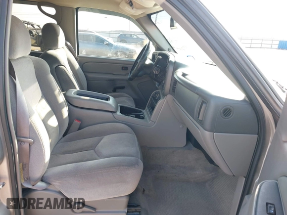 2005 GMC Yukon SLT with VIN 1GKEK13T95R203827, listed as a IAAI auction lot 41815086 with 136,671 mi miles. Bid and sale history available at carsss.com. Image 5.