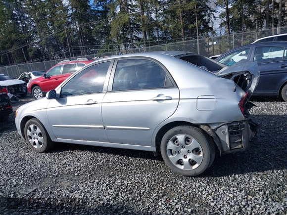 2007 Kia Spectra EX with VIN KNAFE121375453966, listed as a IAAI auction lot 41775758 with 211,586 mi miles. Bid and sale history available at carsss.com. Image 15.