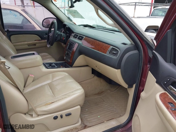 2008 Chevrolet Silverado 1500 LTZ with VIN 2GCEK13Y481105759, listed as a IAAI auction lot 41992739 with 110,122 mi miles. Bid and sale history available at carsss.com. Image 5.