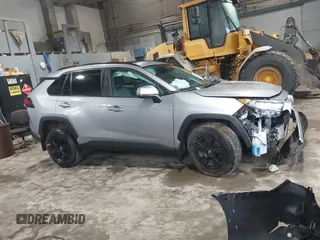 2020 Toyota RAV4 XLE with VIN 2T3P1RFV6LC089609, listed as a IAAI auction lot 41923472 with 72,368 mi miles and . Bid and sale history available at DreamBid. Image 12.