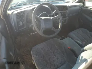 2001 GMC Sonoma SL with VIN 1GTCS14591K123515, listed as a Copart auction lot 67796064 with 313,545 mi miles and Salvage Title. Bid and sale history available at DreamBid. Image 8.