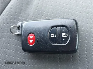 2011 Toyota Prius I z VIN JTDKN3DU7B0292676, wystawiony jako IAAI lot #42025767 z przebiegiem 159 695 mil mil oraz . Historia ofert i sprzedaży dostępna na DreamBid. Obrazek 11.