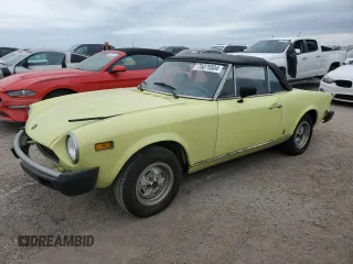 1978 FIAT 124 Spider z VIN 124CS10126825, wystawiony jako Copart lot #75075504 z przebiegiem 94 895 mil mil oraz Szkoda całkowita • Salvage title. Historia ofert i sprzedaży dostępna na DreamBid. Obrazek 1.