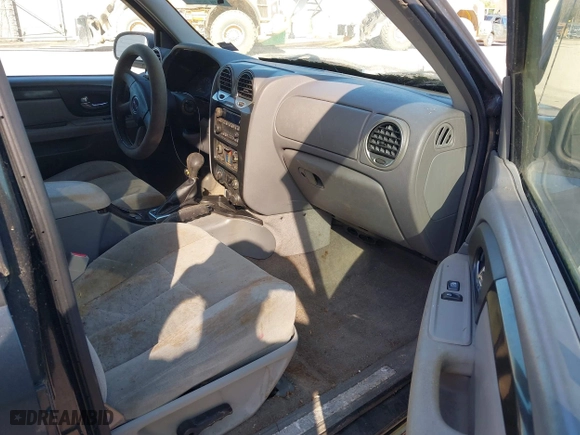 2005 GMC Envoy SLE with VIN 1GKDT13S852116252, listed as a IAAI auction lot 42086929 with 1 mi miles. Bid and sale history available at carsss.com. Image 5.