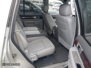 2006 Lincoln Navigator Luxury with VIN 5LMFU27506LJ01597, listed as a IAAI auction lot 41693004 with 1 mi miles. Bid and sale history available at carsss.com. Image 8.