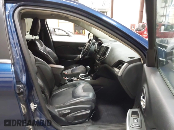 2018 Jeep Cherokee Latitude Plus with VIN 1C4PJMLB0JD612922, listed as a IAAI auction lot 42581594 with 137,793 mi miles and . Bid and sale history available at DreamBid. Image 5.