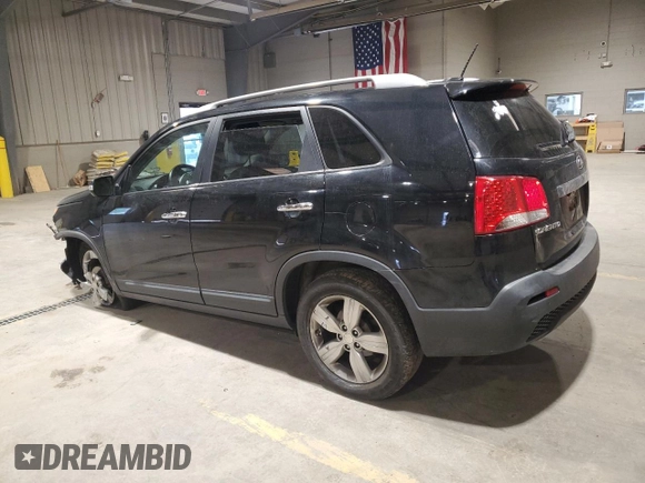 2013 Kia Sorento EX с VIN 5XYKU3A66DG386604, выставлен на аукционе Copart как лот 53357485 с пробегом 131 509 миль миль и Списание • Salvage title. История ставок и продаж доступна на DreamBid. Изображение 2.