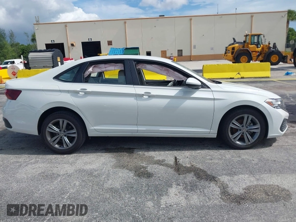 2024 Volkswagen Jetta SE with VIN 3VWEM7BU8RM007188, listed as a IAAI auction lot 42657015 with 40,589 mi miles and . Bid and sale history available at DreamBid. Image 13.