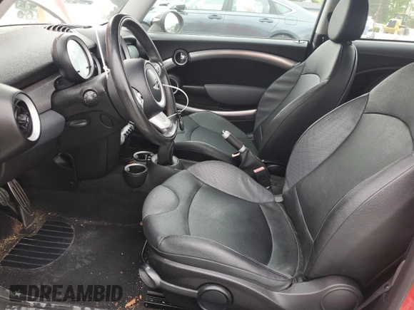 2008 MINI Hardtop S with VIN WMWMF73598TT87574, listed as a Copart auction lot 53399315 with 98,814 mi miles and Clean Title. Bid and sale history available at DreamBid. Image 7.