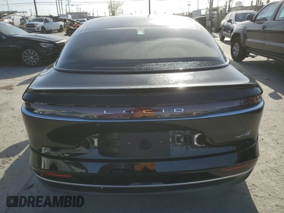 2023 Lucid Air Pure z VIN 50EA1PFA7PA007912, wystawiony jako Copart lot #51838045 z przebiegiem 16 661 mil mil oraz Szkody całkowita. Historia ofert i sprzedaży dostępna na DreamBid. Obrazek 6.