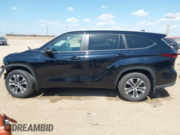 2024 Toyota Highlander LE with VIN 5TDKDRBH7RS540914, listed as a IAAI auction lot 42552324 with 20,487 mi miles and . Bid and sale history available at DreamBid. Image 15.
