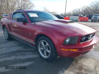 2006 Ford Mustang Standard with VIN 1ZVFT80N765265020, listed as a IAAI auction lot 41847731 with 156,852 mi miles. Bid and sale history available at carsss.com. Image 1.