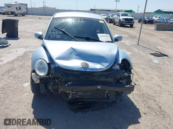 2009 Volkswagen New Beetle Coupe S with VIN 3VWPW31C59M503182, listed as a IAAI auction lot 41969191 with 61,880 mi miles. Bid and sale history available at carsss.com. Image 6.