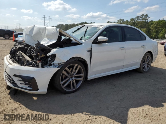 2018 Volkswagen Passat S z VIN 1VWAA7A34JC011566, wystawiony jako Copart lot #53610105 z przebiegiem 83 721 mil mil oraz Szkoda całkowita • Salvage title. Historia ofert i sprzedaży dostępna na DreamBid. Obrazek 1.