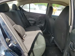 2017 Nissan Versa SV z VIN 3N1CN7AP3HL870121, wystawiony jako Copart lot #57653475 z przebiegiem 164 078 mil mil oraz Szkoda całkowita • Salvage title. Historia ofert i sprzedaży dostępna na DreamBid. Obrazek 10.