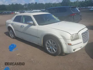 2010 Chrysler 300 Touring с VIN 2C3CA5CV7AH154141, выставлен на аукционе IAAI как лот 42743114 с пробегом 43 081 миль миль и . История ставок и продаж доступна на DreamBid. Изображение 1.