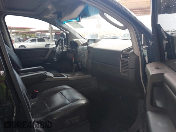 2006 Nissan Titan LE z VIN 1N6AA07B86N558017, wystawiony jako IAAI lot #42179803 z przebiegiem 185 367 mil mil oraz . Historia ofert i sprzedaży dostępna na DreamBid. Obrazek 5.