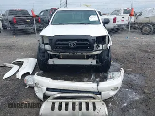 2010 Toyota Tacoma PreRunner z VIN 5TETU4GN2AZ738605, wystawiony jako IAAI lot #42057488 z przebiegiem 233 974 mil mil oraz . Historia ofert i sprzedaży dostępna na DreamBid. Obrazek 13.