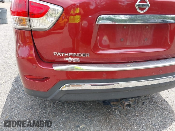 2014 Nissan Pathfinder S z VIN 5N1AR2MM6EC699851, wystawiony jako IAAI lot #42560019 z przebiegiem 186 627 mil mil oraz . Historia ofert i sprzedaży dostępna na DreamBid. Obrazek 17.