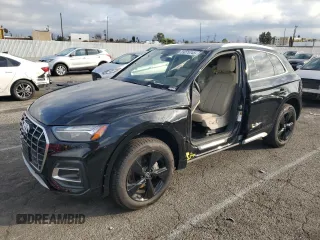 2024 Audi Q5 Premium Plus z VIN WA1BBAFY4R2057254, wystawiony jako Copart lot #89075745 z przebiegiem 2 621 mil mil oraz Szkoda całkowita • Salvage title. Historia ofert i sprzedaży dostępna na DreamBid. Obrazek 1.