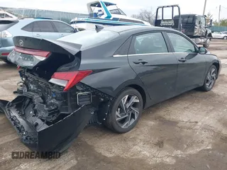 2025 Hyundai Elantra Limited z VIN KMHLN4DJ1SU124424, wystawiony jako IAAI lot #42013638 z przebiegiem 2 713 mil mil oraz . Historia ofert i sprzedaży dostępna na DreamBid. Obrazek 4.