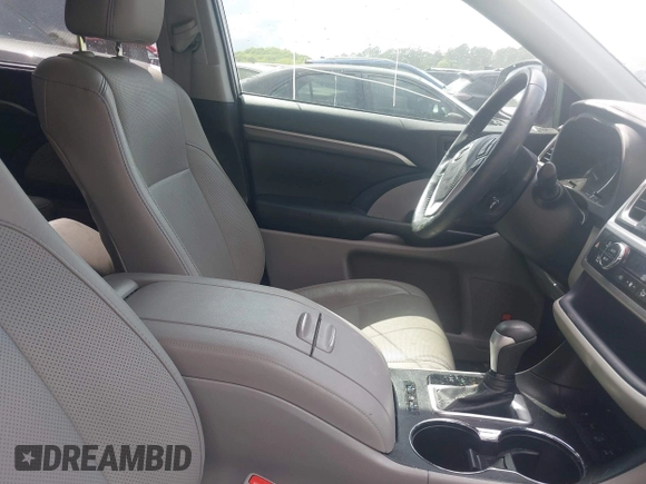 2019 Toyota Highlander Limited with VIN 5TDDZRFH9KS711575, listed as a IAAI auction lot 42102945 with 33,899 mi miles and . Bid and sale history available at DreamBid. Image 5.