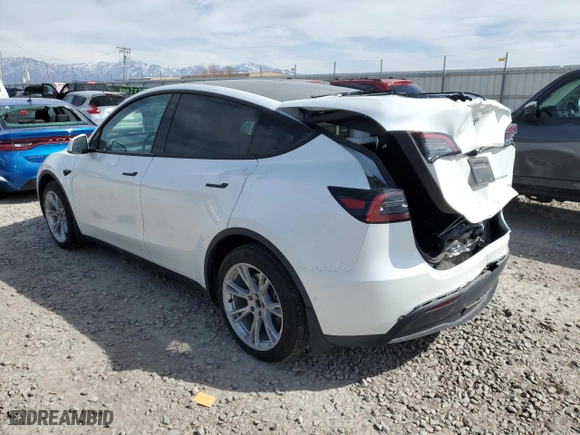 2021 Tesla Model Y Long Range with VIN 5YJYGDEEXMF268300, listed as a Copart auction lot 52196315 with 33,280 mi miles and Salvage Title. Bid and sale history available at carsss.com. Image 2.