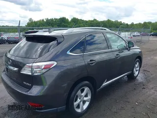 2010 Lexus RX 350 z VIN 2T2BK1BA8AC034091, wystawiony jako IAAI lot #42307063 z przebiegiem 127 263 mil mil oraz . Historia ofert i sprzedaży dostępna na DreamBid. Obrazek 4.