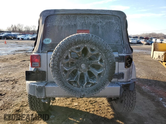 2018 Jeep Wrangler JK Unlimited Sahara with VIN 1C4HJWEGXJL922218, listed as a Copart auction lot 42282815 with 124,637 mi miles and Salvage Title. Bid and sale history available at carsss.com. Image 6.