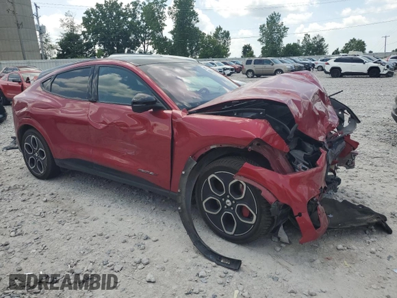 2022 Ford Mustang Mach-E GT z VIN 3FMTK4SE4NMA07816, wystawiony jako Copart lot #61197905 z przebiegiem 49 331 mil mil oraz Nie do naprawy • Non repairable. Historia ofert i sprzedaży dostępna na DreamBid. Obrazek 4.
