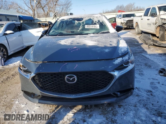 2022 Mazda 3 Carbon Edition z VIN 3MZBPACL5NM312817, wystawiony jako Copart lot #45314185 z przebiegiem 37 279 mil mil oraz Szkoda całkowita • Salvage title. Historia ofert i sprzedaży dostępna na DreamBid. Obrazek 5.