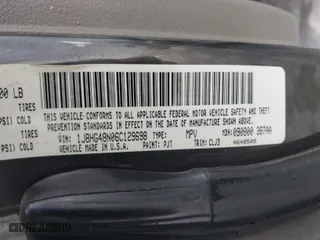 2006 Jeep Commander with VIN 1J8HG48N06C129698, listed as a IAAI auction lot 41777105 with 223,816 mi miles. Bid and sale history available at carsss.com. Image 9.