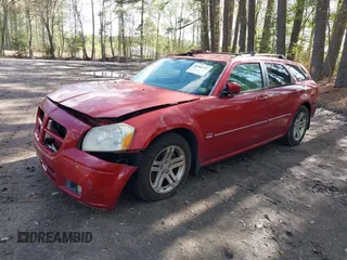 2005 Dodge Magnum RT z VIN 2D4GV58205H165037, wystawiony jako IAAI lot #41986337 z przebiegiem 83 638 mil mil oraz . Historia ofert i sprzedaży dostępna na DreamBid. Obrazek 2.