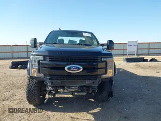 2019 Ford F-250 XL z VIN 1FT7W2BT2KEF39077, wystawiony jako IAAI lot #41921583 z przebiegiem 197 987 mil mil oraz . Historia ofert i sprzedaży dostępna na DreamBid. Obrazek 13.