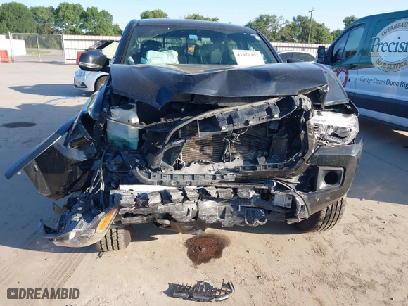 2016 Toyota Tacoma SR5 with VIN 3TMDZ5BN8GM004995, listed as a IAAI auction lot 41979497 with 91,227 mi miles. Bid and sale history available at carsss.com. Image 6.