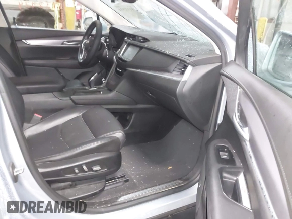 2017 Cadillac XT5 Premium Luxury AWD z VIN 1GYKNERS4HZ306955, wystawiony jako IAAI lot #41932934 z przebiegiem 150 050 mil mil oraz . Historia ofert i sprzedaży dostępna na DreamBid. Obrazek 5.