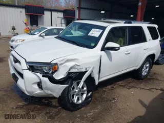2020 Toyota 4Runner SR5 with VIN JTEBU5JR1L5793061, listed as a IAAI auction lot 41931410 with 81,984 mi miles. Bid and sale history available at carsss.com. Image 2.