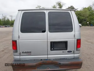 2014 Ford Econoline Cargo Commercial z VIN 1FTNE2EW7EDA73625, wystawiony jako IAAI lot #42290321 z przebiegiem 161 911 mil mil oraz . Historia ofert i sprzedaży dostępna na DreamBid. Obrazek 16.