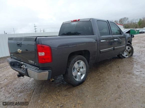 2010 Chevrolet Silverado 1500 LT with VIN 3GCRCSE02AG234916, listed as a IAAI auction lot 41376798 with 215,891 mi miles. Bid and sale history available at carsss.com. Image 4.
