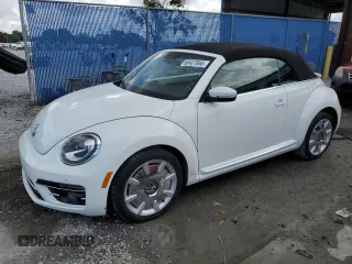 2019 Volkswagen Beetle S z VIN 3VW5DAAT9KM507517, wystawiony jako Copart lot #60427665 z przebiegiem 11 178 mil mil oraz Szkoda całkowita • Salvage title. Historia ofert i sprzedaży dostępna na DreamBid. Obrazek 1.