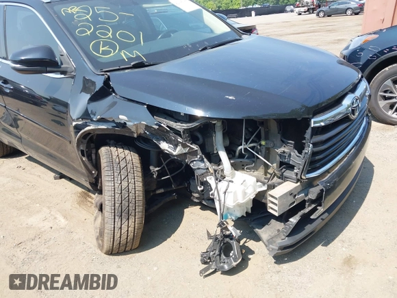 2015 Toyota Highlander XLE z VIN 5TDJKRFH2FS224327, wystawiony jako IAAI lot #42395386 z przebiegiem 118 760 mil mil oraz . Historia ofert i sprzedaży dostępna na DreamBid. Obrazek 6.
