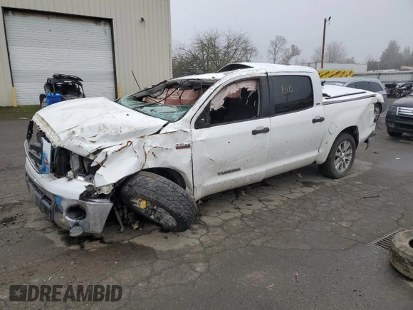 2012 Toyota Tundra 4WD Truck with VIN 5TFDY5F17CX261662, listed as a Copart auction lot 82633504 with 0 mi miles and Salvage Title. Bid and sale history available at carsss.com. Image 1.