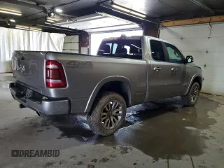 2020 Ram 1500 Laramie z VIN 1C6SRFDT5LN164297, wystawiony jako Copart lot #55420835 z przebiegiem 67 911 mil mil oraz Szkoda całkowita • Salvage title. Historia ofert i sprzedaży dostępna na DreamBid. Obrazek 3.