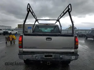 2001 Chevrolet Silverado 1500HD LS z VIN 1GCGC13U71F140281, wystawiony jako Copart lot #49076215 z przebiegiem 277 458 mil mil oraz Szkoda całkowita • Salvage title. Historia ofert i sprzedaży dostępna na DreamBid. Obrazek 6.