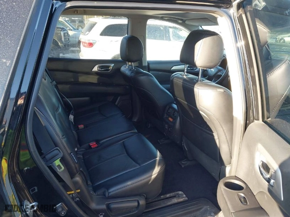 2018 Nissan Pathfinder SV with VIN 5N1DR2MM4JC670016, listed as a IAAI auction lot 41394190 with 143,705 mi miles. Bid and sale history available at carsss.com. Image 8.